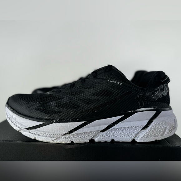 HOKA M CLIFTON 3.  Mens 8.5 PRE OWNED - Picture 2 of 12